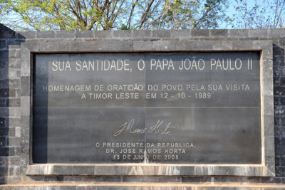 Plaque commemorating the 1989 papal visit to East Timor