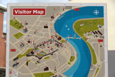 Londonderry Visitor Map showing the old walled city