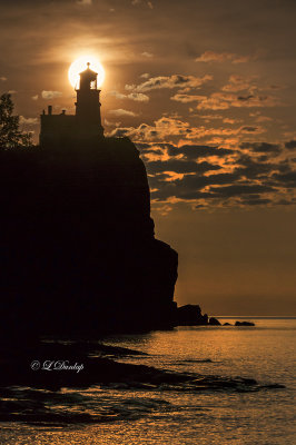 * 44.13 - Split Rock Lighthouse: Bronze Sunrise 