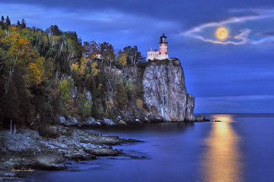 * 44 - Split Rock Lighthouse: Harvest Moon