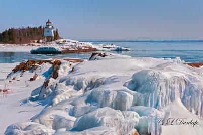 135.21 - GrandMarais: Lighthouse Rocks in winter