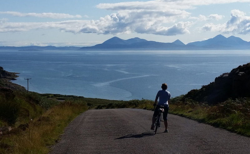 Aug 17 Applecross cycle looking to Skye