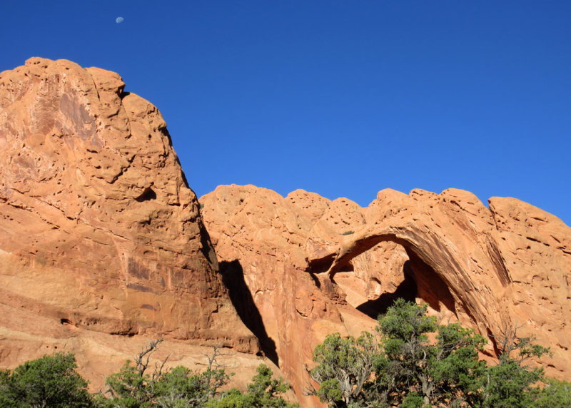 Upper muley twist- arch and moon