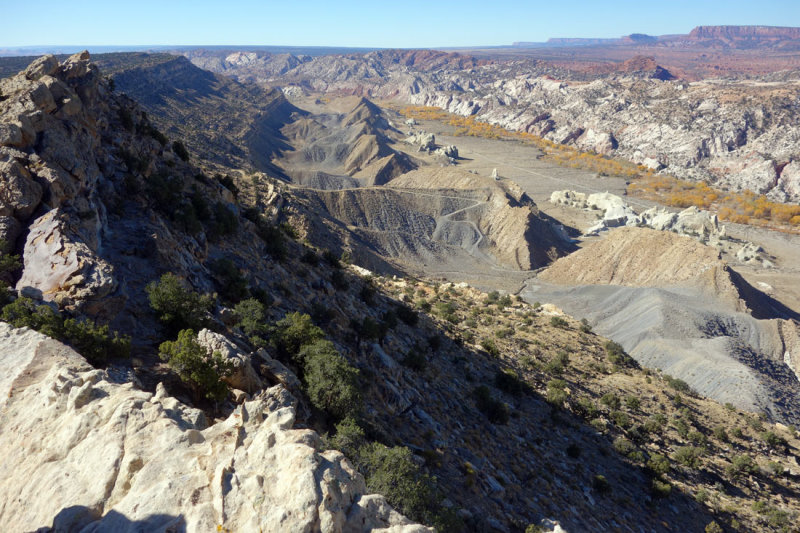 Looking south down Cockscomb ridge and Cottonwood wash