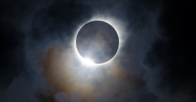 Solar Eclipse Diamond Ring Effect - Wide 
