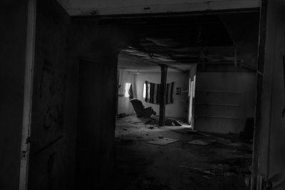 abandoned-building-2s.jpg