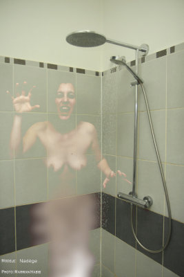 12-05-2013 : Ghost in the shower / Fantme dans la douche