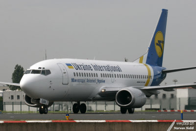 Boeing 737-300 Ukraine International Airlines