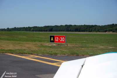Deauville: Taxiway A - Runway / Piste 12-30