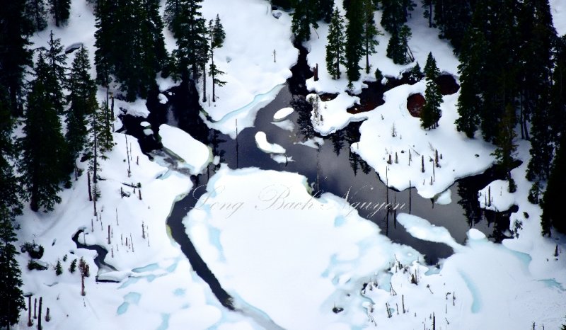 The Mighty Dog Lake in Cascade Mountains 398  