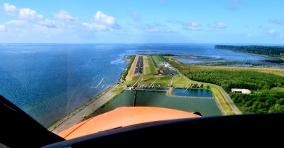 Hoquiam Airport landing west runway 24 310 