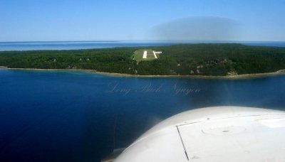 Final Approach to Mackinac Island Airport KMCD Michigan 082  