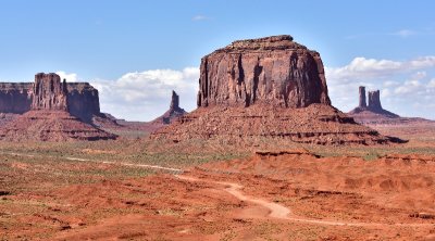 Merrick Butte, West Mitten Butte, Brighams Tomb, Stagecoach, Monument Valley, Navajo Tribal Park 603