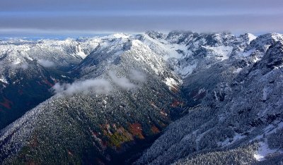 Fall colors and fresh snow Cascade Mountains Washington 855  