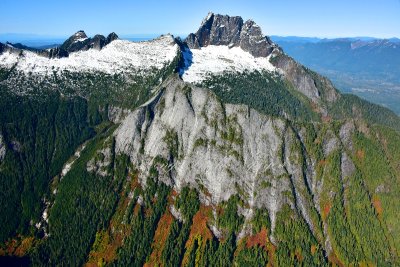 Whitehorse Mountain and Squire Creek Wall with fall foliage 181  