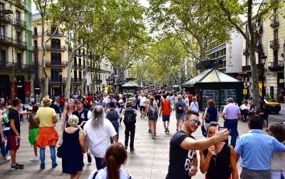 Tourists on La Rambla in Barcelona 028  