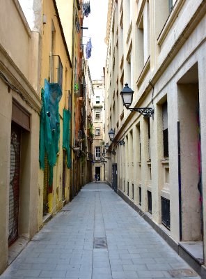 Narrow street in Barcelona Gothic Quarter Spain 509  