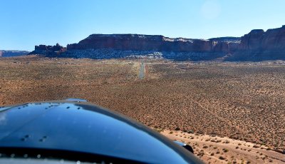 Final approach into Monument Valley Airport Utah 844 