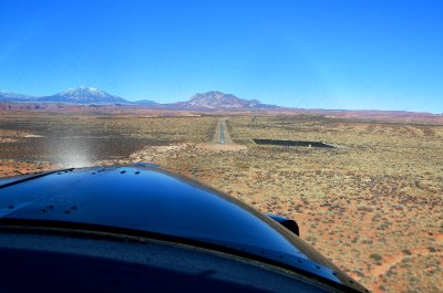 Final approach into Bullfrog Basin airport Utah 740  