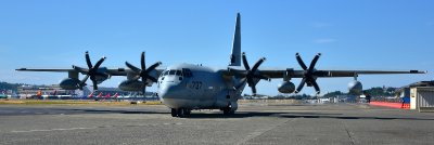 US Marines C-130 VMGR-252 at Clay Lacy Aviation Seattle, Boeing Field 069
