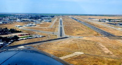 Kodiak Quest demo flight into Bakerfield Airport California 014 