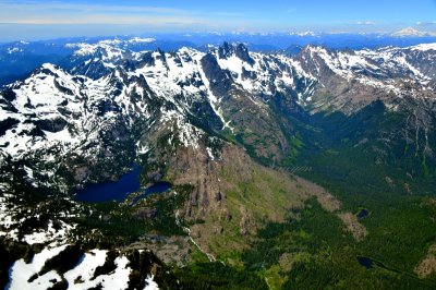 Spectacle Lake, Lemath Mtn, Chimney Rock, Overcoat Peak, Summit Chief Mtn, Glacier Peak, Washington 927  