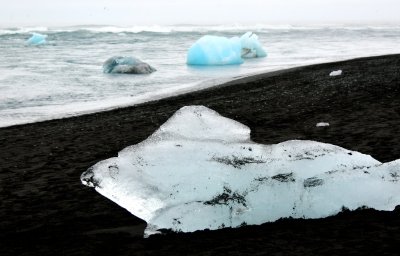 Icebergs on Diamond Beach, by Jökulsárlón glacial lagoon, Iceland 642 
