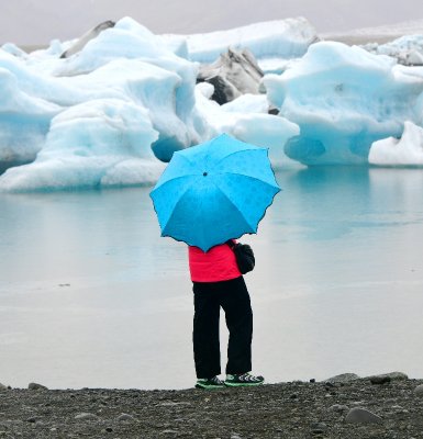 Tourists and icebergs at  Jökulsárlón glacial lagoon, Iceland 1150