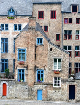 Red and Blue windows and doors, Namur Belgium 084