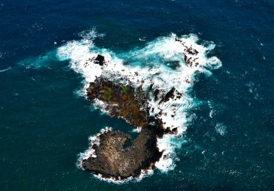 Island north of Pauwela Point, Pauwela, Maui, Hawaii 359