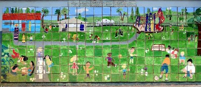 Mural on school wall, Makawao, Hawaii 020
