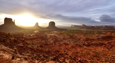 Sunrise at Monument Valley with West and East Mittens and Merrick Butte, Elephant Bute, Camel Butte, John Ford's Point 014 