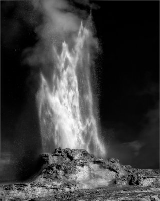 Castle Geyser eruption mono