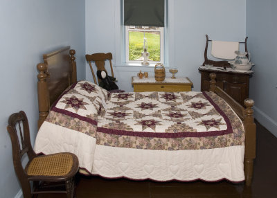 Simple Amish Bedroom