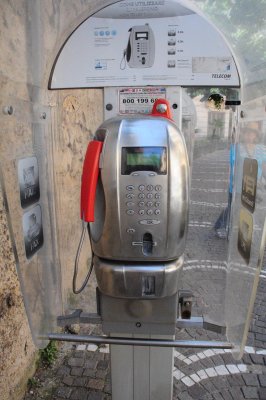 There are still public telephones on the street in Italy!