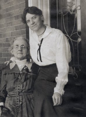 Bess Landis with Mattie (Lucina Matilda) Blackman Carrothers, Harrisburg May 1917