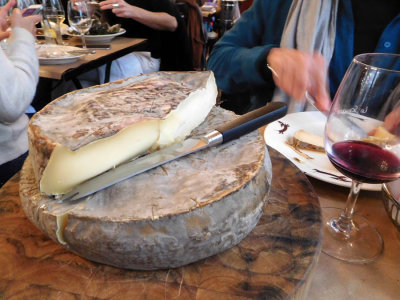 A lunch in Paris, all you can eat cheese