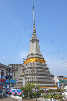 Wat Ratcha Khruet Phra Chedi Containing Relics of the Buddha (DTHB2052)