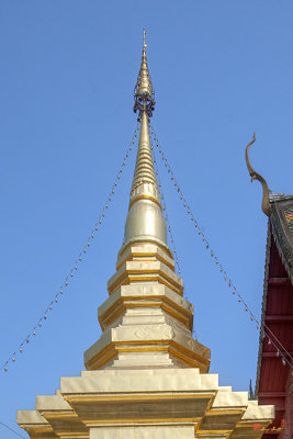 Wat Tha Duea Phra That Chedi Pinnacle (DTHCM1430)