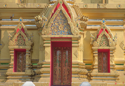 Wat Kamat Phra Chedi Entrance and Windows (DTHCM1503)