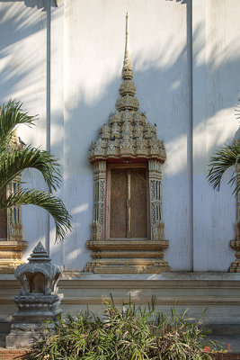 Wat Kamat Phra Ubosot Window and Boundary Stone (DTHCM1509)
