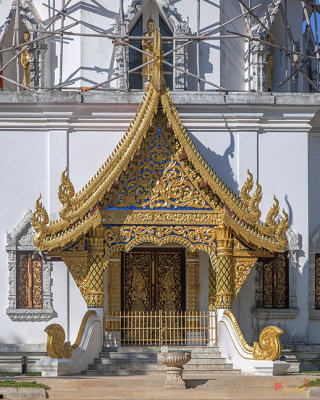 Wat Pa Dara Phirom Phra Phutthabat Si Roi Chedi Entrance (DTHCM1621)
