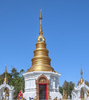 Wat Kumpa Pradit Phra That Praditvee Sri Lanna Chedi Pinnacle (DTHCM1674)
