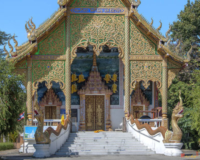 Wat Si Chomphu Phra Wihan Entrance (DTHCM1706)