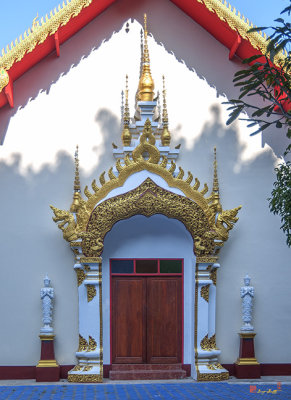 Wat Siri Mongkol Phra Wihan Entrance (DTHCM1788)