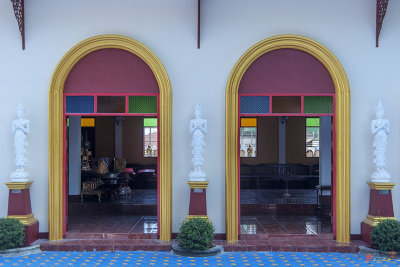 Wat Siri Mongkol Phra Wihan Side Entrance (DTHCM1789)