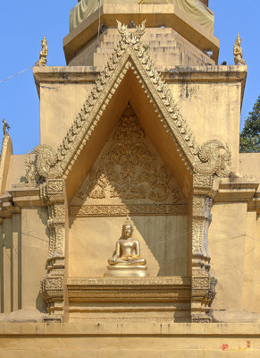 Wat Thipwanaram Phra Chedi Buddha Image Niche (DTHCM1827)