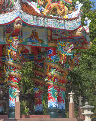 Wat Pa Neramit Mae Taeng Chinese Shrine Dragon Pillars (DTHCM2067)
