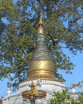Wat Tamnak Golden Umbrella and Pinnacle of Phra That Chedi  (DTHCM2326)