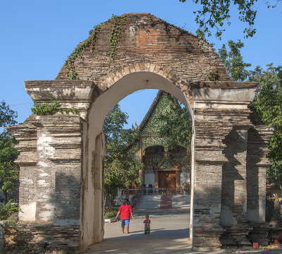 Wat Tamnak Ancient Temple Gate (DTHCM2327)